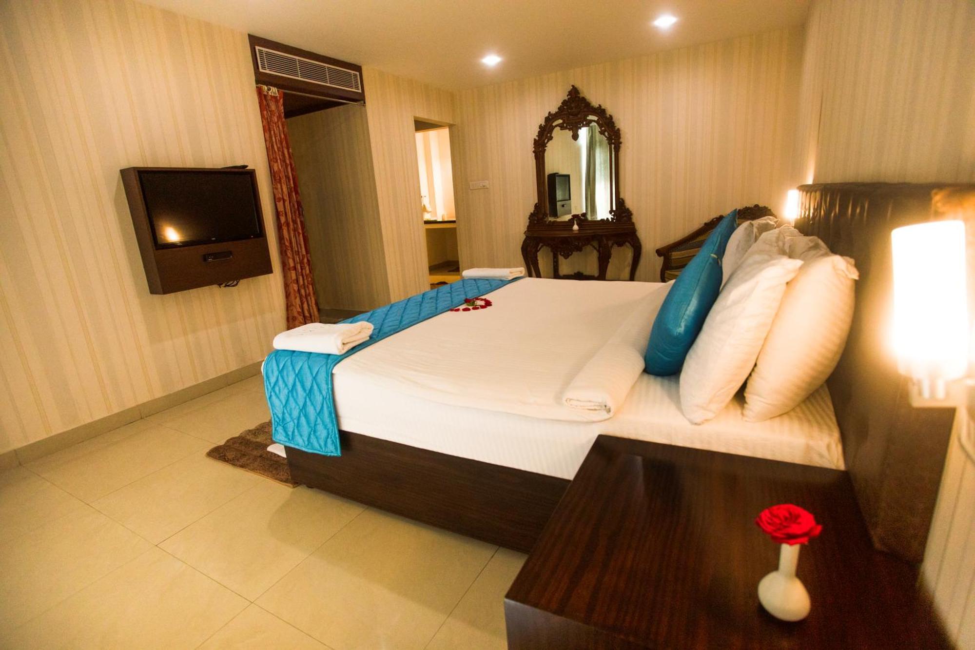 Saaral Resorts & Hotels Pvt Ltd Kuttālam Exterior foto