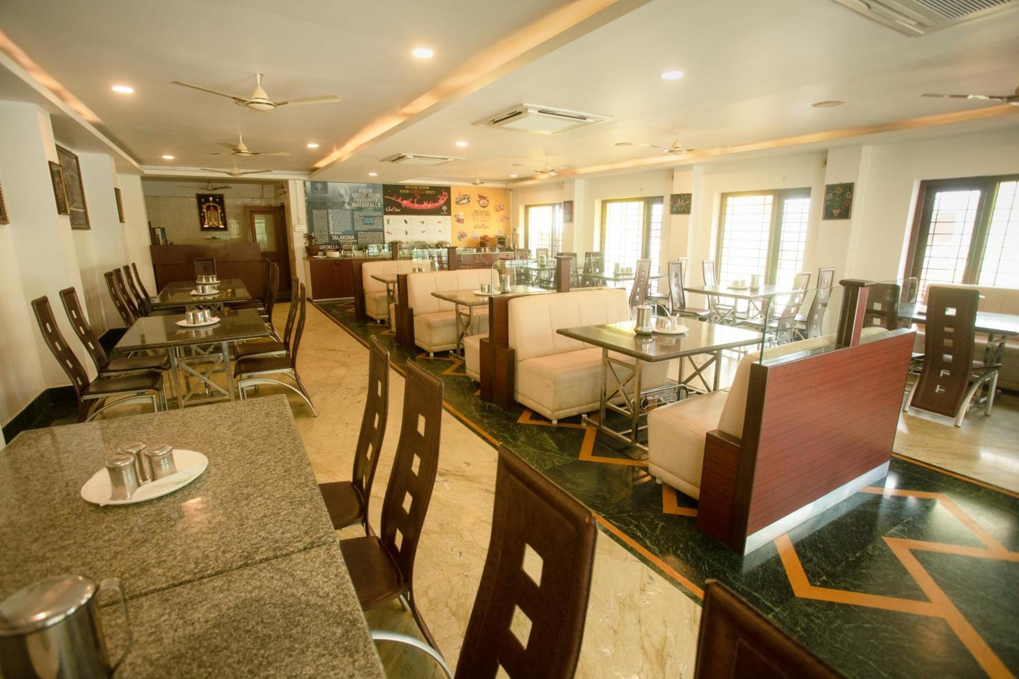 Saaral Resorts & Hotels Pvt Ltd Kuttālam Exterior foto